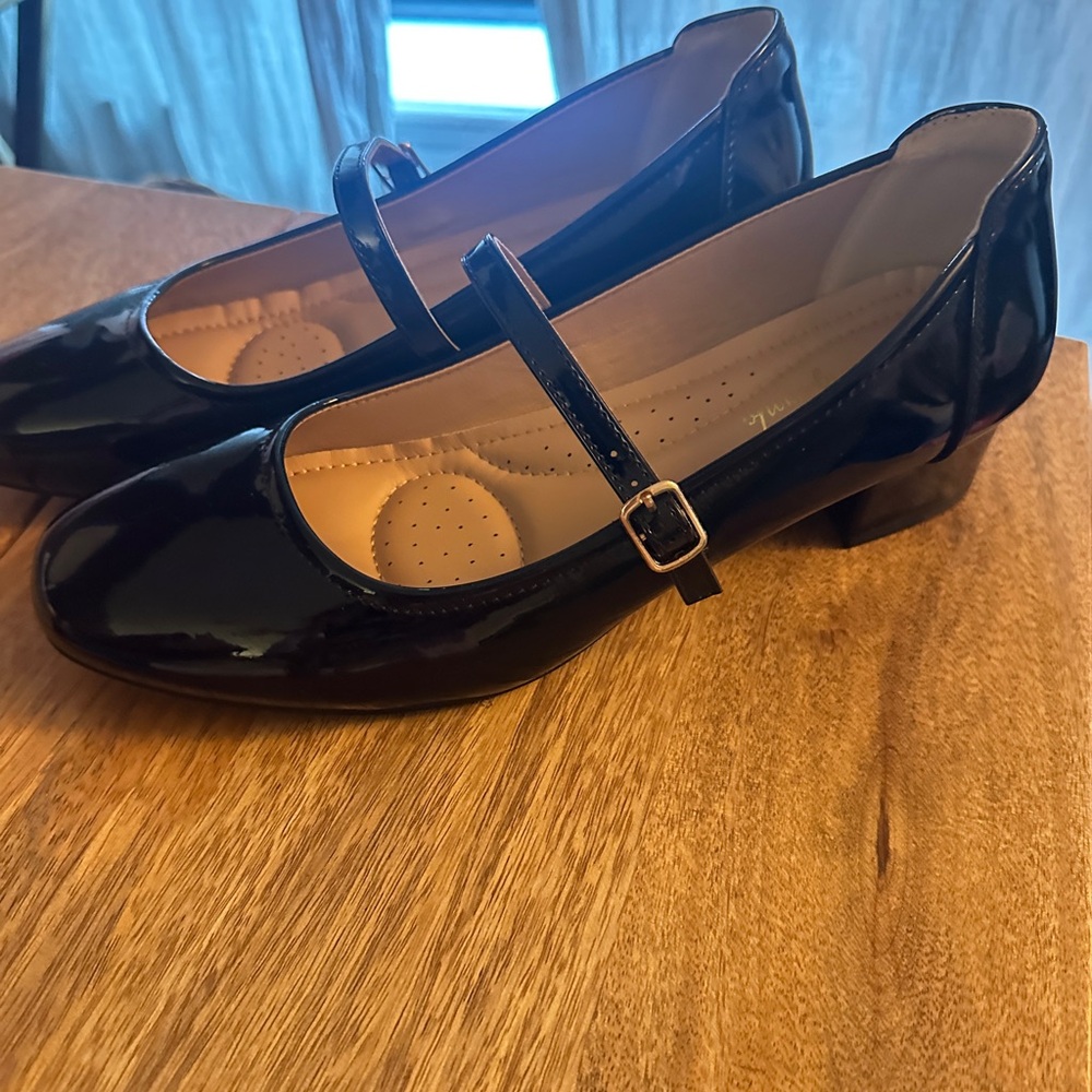 Women’s Mary Jane Block Heels! Patent Leather, Cute!